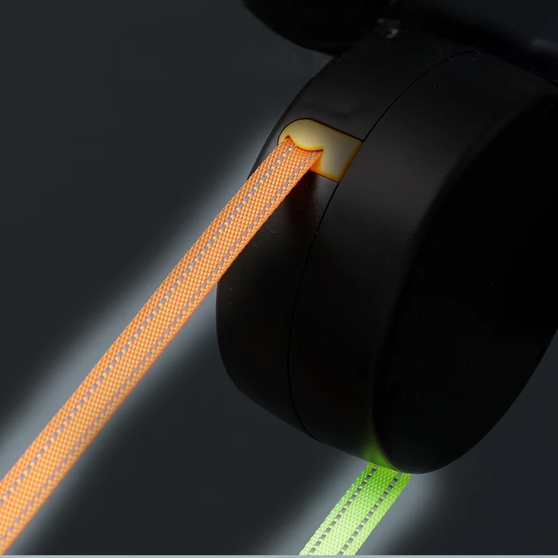 Retractable Dual Doggie Leash with LED Light, 360 Swivel No Tangle for Each Dog Independent Braking with 3M Reflective Leads - Image 5