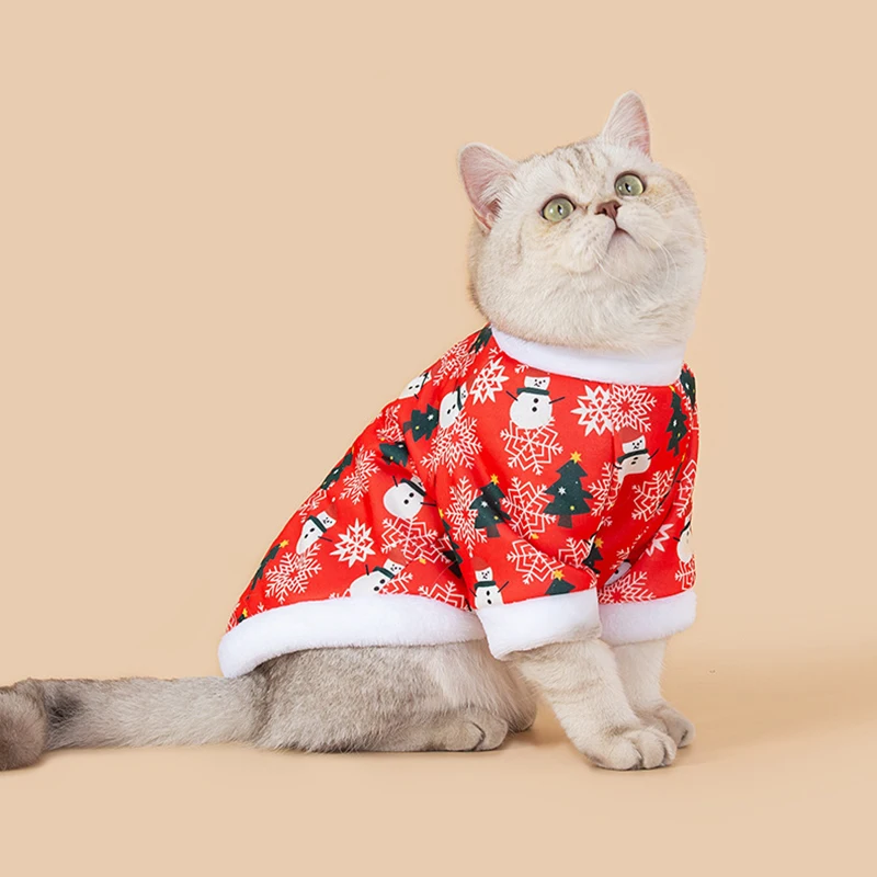 Hot autumn and winter Christmas pet clothes, comfortable and warm cartoon printed pet cat and dog clothes